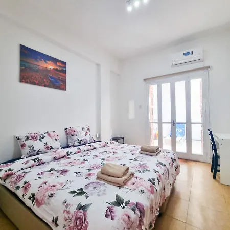 Citycenter Next To The * Lárnaka