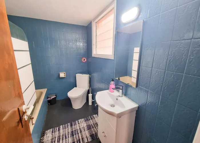 Citycenter Next To The Larnaca