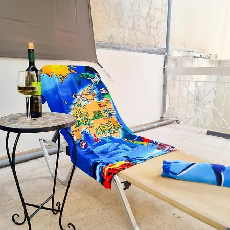 Citycenter Next To The Homestay *